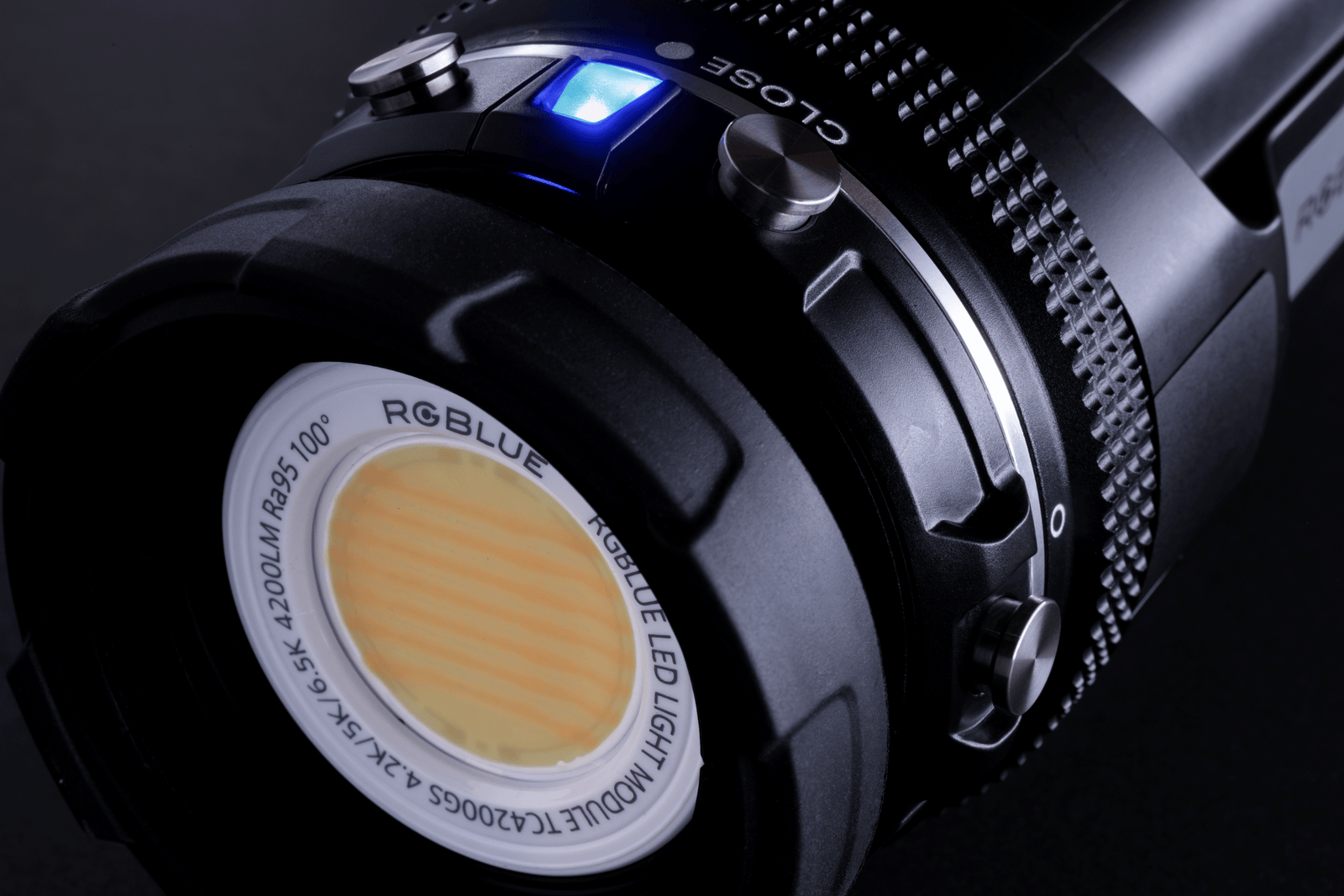 SYSTEM02 Tricolor｜ダイビング用水中ライトの通販ならRGBlue